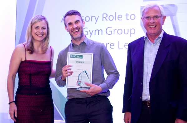 Mason UK Ltd - Mason UK's Bob Pratt presenting the award