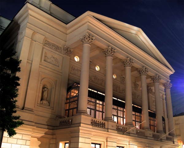 The Royal Opera House in London - Click to enlarge The Royal Opera House in London